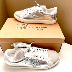 VINTAGE HAVANA Silver Star Glitter Carla Sneaker in Silver Foil Sz 8.5 New NIB